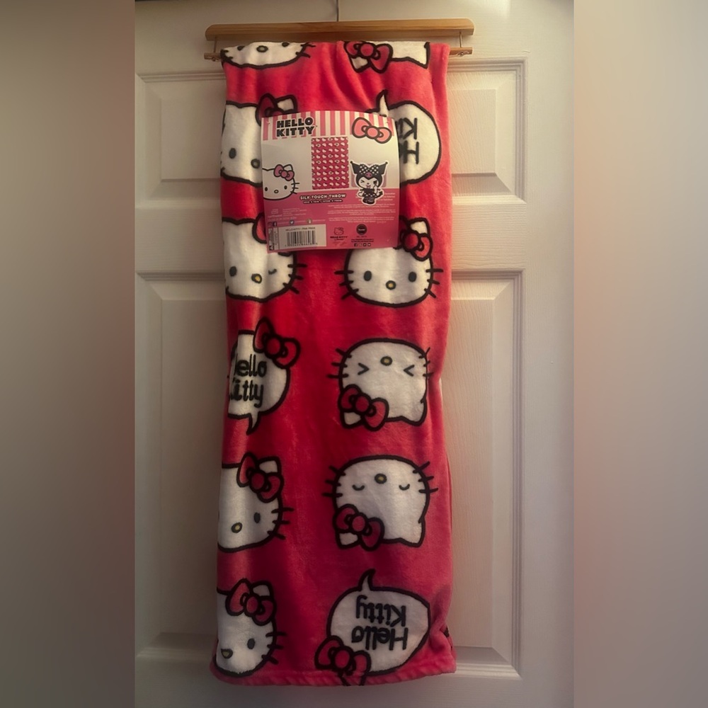 NWT Hello Kitty blanket pink bow super soft 50 x 70 throw